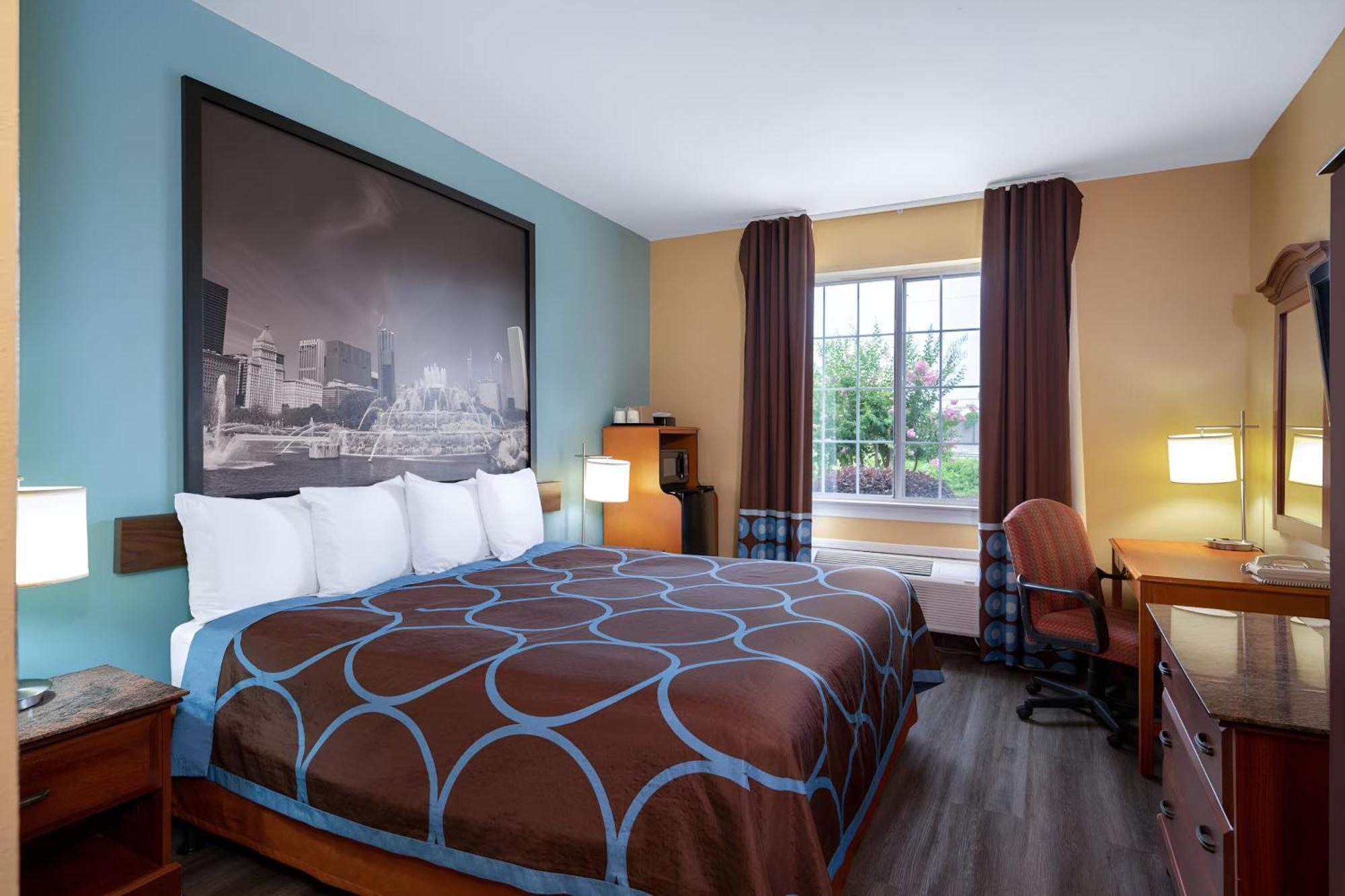 Super 8 By Wyndham Hotel