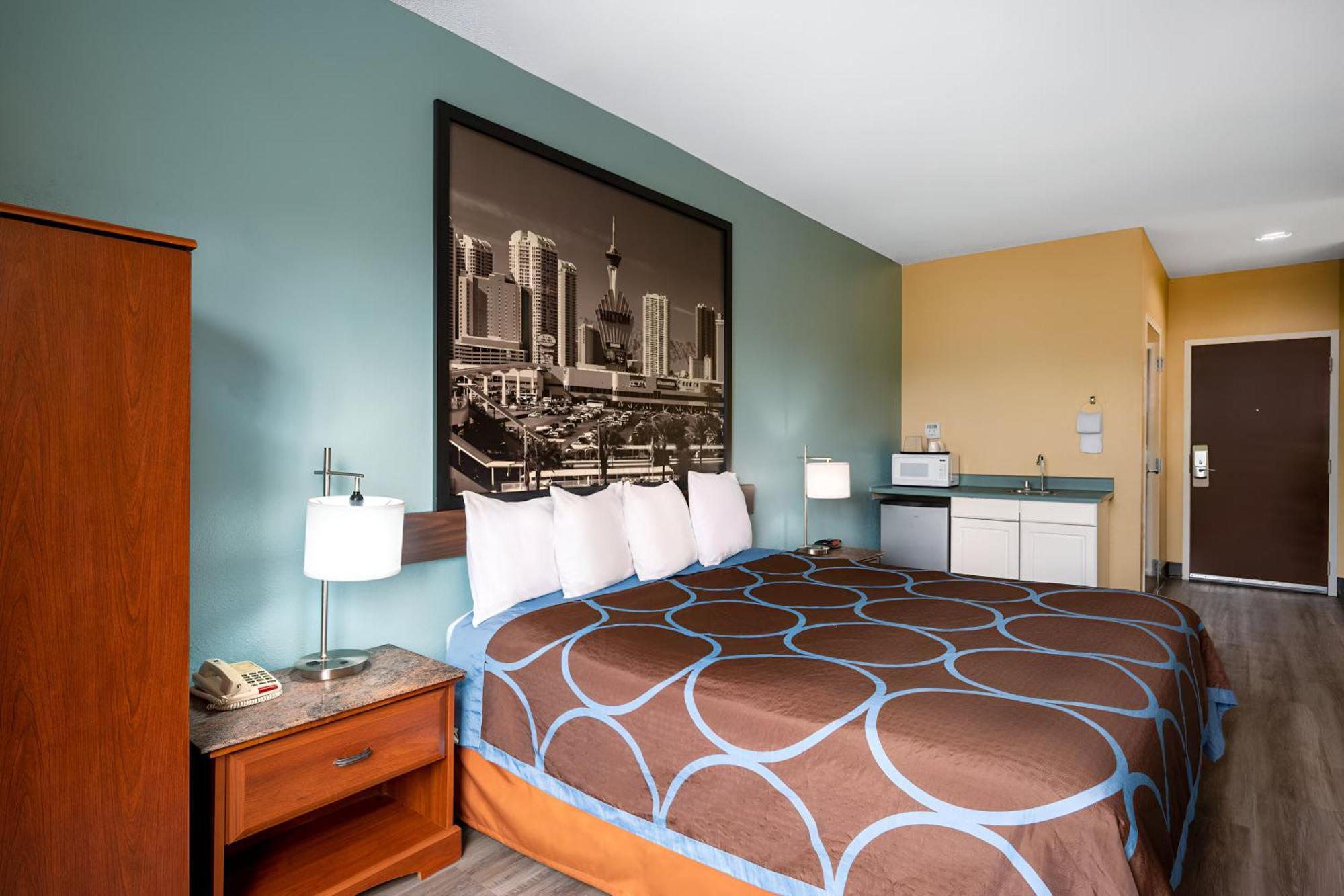 Super 8 By Wyndham 2*